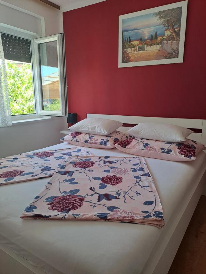 Studio Apartments Maslinik Veglia Exterior foto