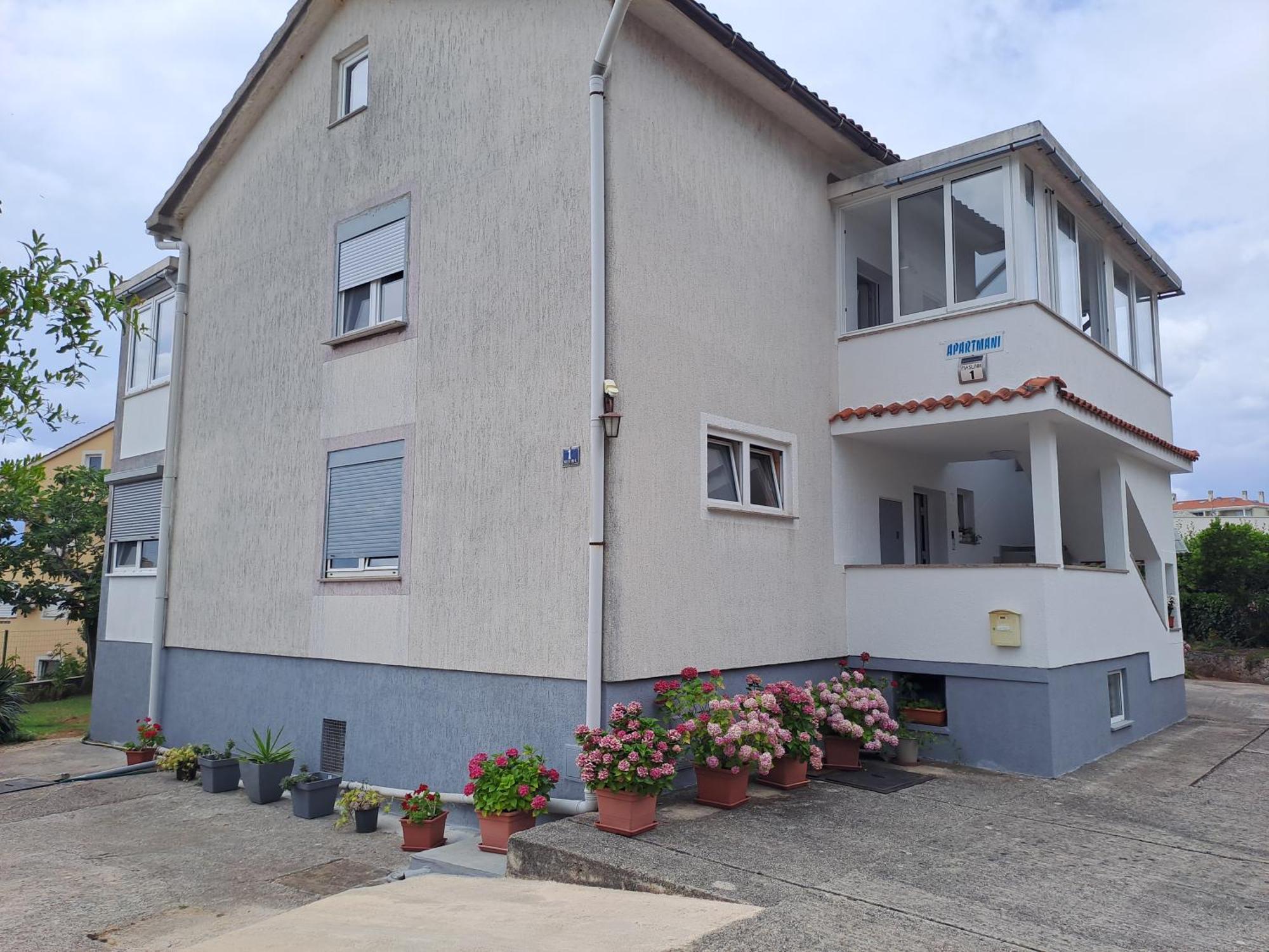 Studio Apartments Maslinik Veglia Exterior foto