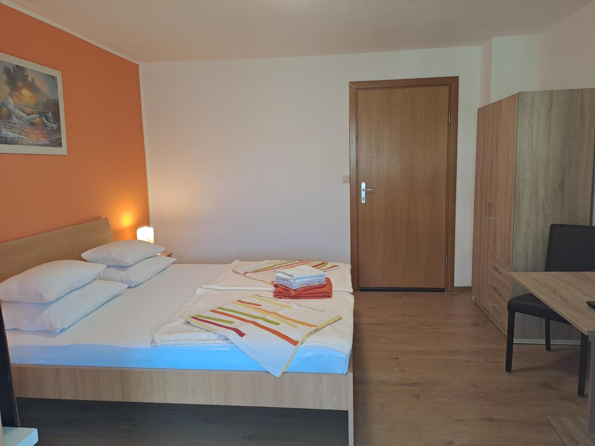 Studio Apartments Maslinik Veglia Cameră foto