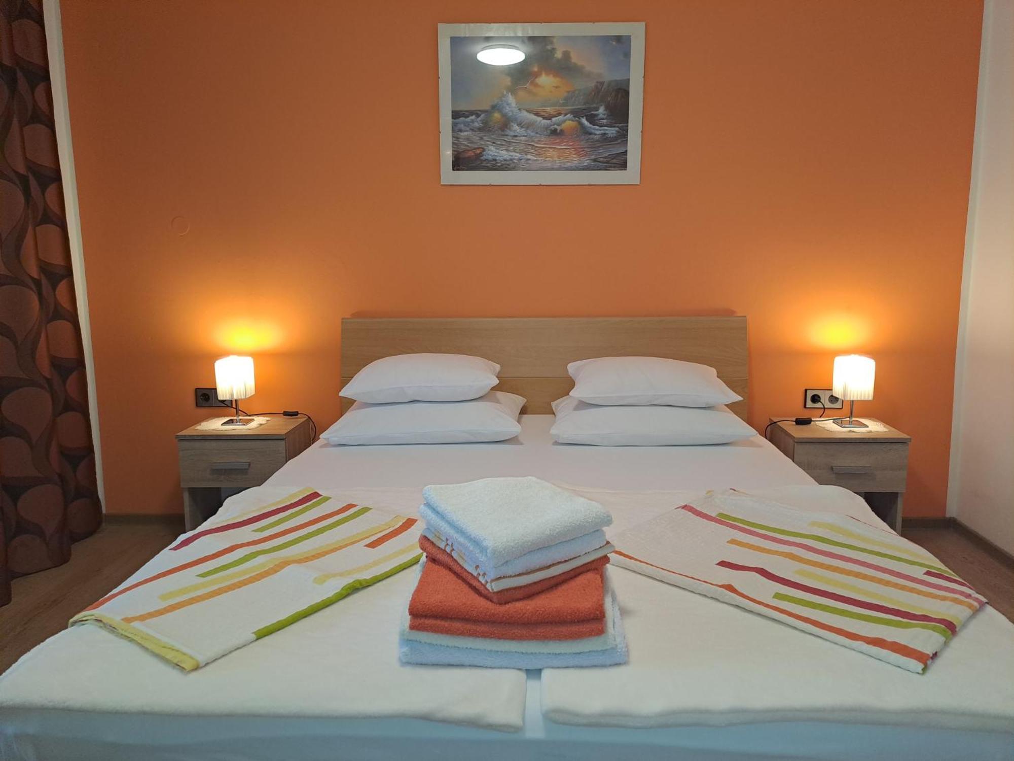 Studio Apartments Maslinik Veglia Cameră foto